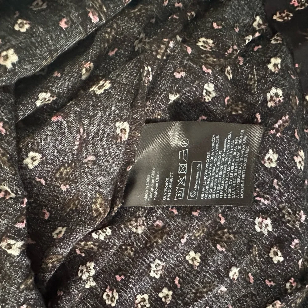 H&M bundle of Floral Black Dress and black dress like new - Picture 4 of 10
